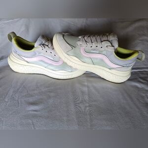 Vans Women's Ultrarange Sneakers in Light Green And White.